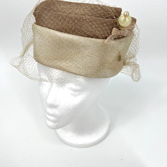 Vintage 60s Womens Champagne Two Tone Pillbox Hat Netting and Hat Pin Fascinator - Picture 1 of 7
